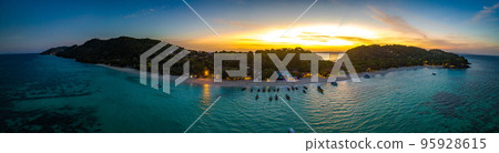 Aerial view of Laem Tong Beach or Laemtong bay in koh Phi Phi, Krabi, Thailand 95928615