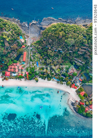 Aerial view of Laem Tong Beach or Laemtong bay in koh Phi Phi, Krabi, Thailand 95928648