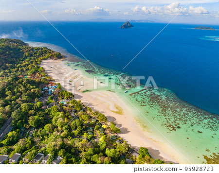 Aerial view of Laem Tong Beach or Laemtong bay in koh Phi Phi, Krabi, Thailand 95928721