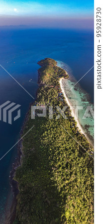 Aerial view of Laem Tong Beach or Laemtong bay in koh Phi Phi, Krabi, Thailand 95928730