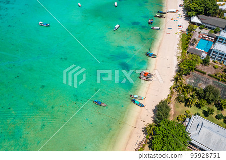 Aerial view of Loh Dalum and tonsai beach in koh Phi Phi islands, Krabi, Thailand Aerial view of Loh Dalum and tonsai beach in koh Phi Phi islands, Krabi, Thailand 95928751