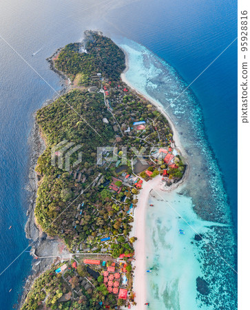 Aerial view of Laem Tong Beach or Laemtong bay in koh Phi Phi, Krabi, Thailand 95928816