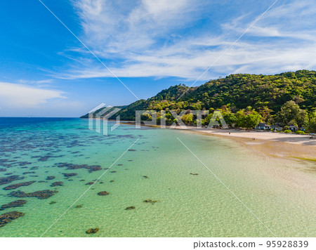 Aerial view of Laem Tong Beach or Laemtong bay in koh Phi Phi, Krabi, Thailand 95928839