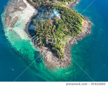 Aerial view of Laem Tong Beach or Laemtong bay in koh Phi Phi, Krabi, Thailand 95928860