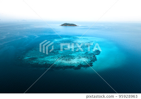 Aerial view of Laem Tong Beach or Laemtong bay in koh Phi Phi, Krabi, Thailand 95928963