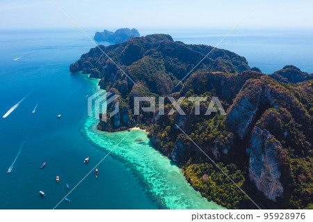 Aerial view of Loh Dalum and tonsai beach in koh Phi Phi islands, Krabi, Thailand Aerial view of Loh Dalum and tonsai beach in koh Phi Phi islands, Krabi, Thailand 95928976