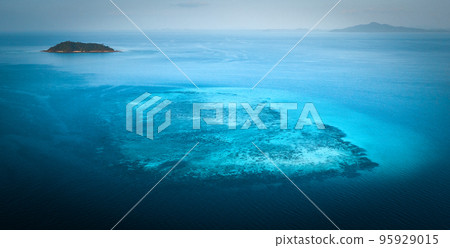 Aerial view of Laem Tong Beach or Laemtong bay in koh Phi Phi, Krabi, Thailand 95929015