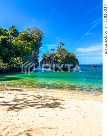 Koh Phak Bia island in Krabi province, Thailand Koh Phak Bia island in Krabi province, Thailand 95929037