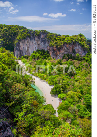 Aerial view of Koh Hong island in Krabi province, Thailand Aerial view of Koh Hong island in Krabi province, Thailand 95929113