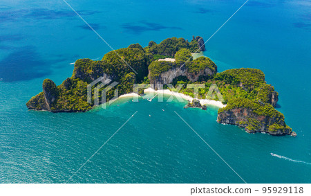 Aerial view of Koh Hong island in Krabi province, Thailand 95929118
