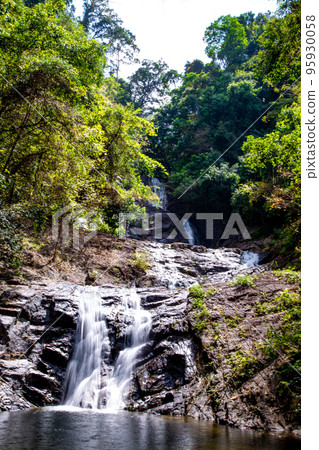 Namtok Lampee waterfall in Phang nga, Thailand 95930058