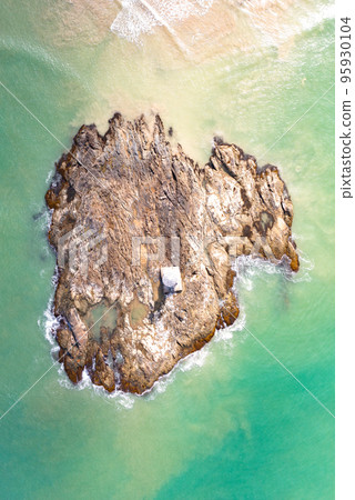 Lighthouse island on Khao Lak beach in Phang Nga province, Thailand Lighthouse island on Khao Lak beach in Phang Nga province, Thailand 95930104