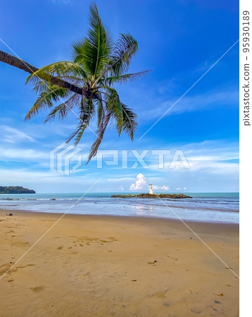Lighthouse island on Khao Lak beach in Phang Nga province, Thailand Lighthouse island on Khao Lak beach in Phang Nga province, Thailand 95930189