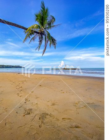 Lighthouse island on Khao Lak beach in Phang Nga province, Thailand Lighthouse island on Khao Lak beach in Phang Nga province, Thailand 95930200