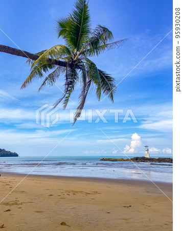 Lighthouse island on Khao Lak beach in Phang Nga province, Thailand Lighthouse island on Khao Lak beach in Phang Nga province, Thailand 95930208