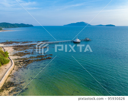Wat koh Phayam temple on the water in Ranong, Thailand 95930826