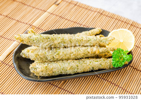 Deep-fried shishamo smelt Deep-fried shishamo smelt 95931028