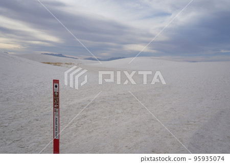 USA white desert trail course USA white desert trail course 95935074