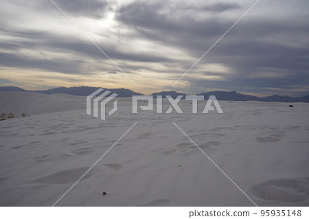 USA White Sands National Monument Evening view USA White Sands National Monument Evening view 95935148