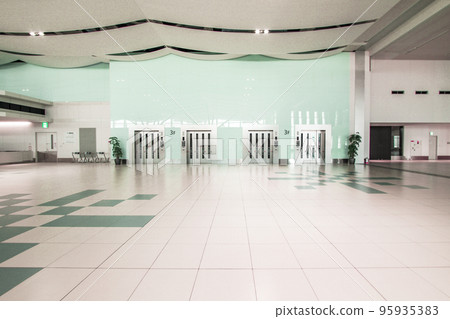 New Chitose Airport International Terminal 3F Departure Lobby AB-CD Corridor Elevator 95935383