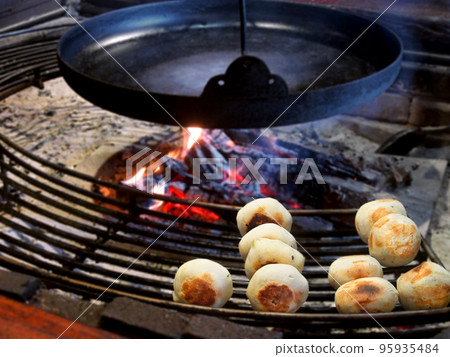 Oyaki, the local food of Shinshu 95935484