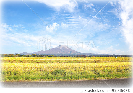 Golden rice ears and Daisen scenery (illustration style) in the harvest season Golden rice ears and Daisen scenery (illustration style) in the harvest season 95936078