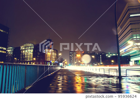 night cityscape 95936624