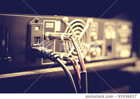 amplifier equipment 95936657