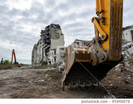 destroyed and burned houses in the city during the war in Ukraine destroyed and burned houses in the city during the war in Ukraine 95940078