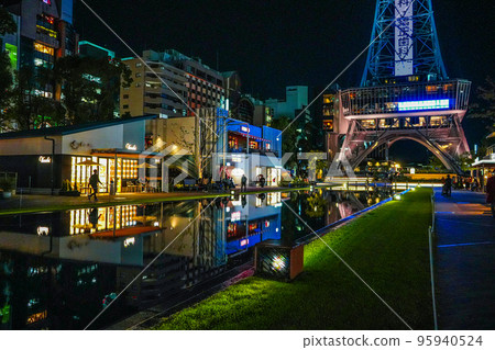 Illuminated TV tower　 95940524