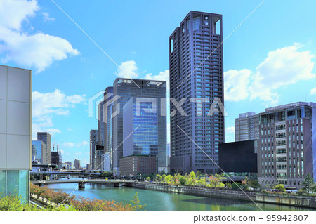 大阪中之島的摩天大樓(來自 ABC 朝日廣播大樓) 大阪中之島的摩天大樓(來自 ABC 朝日廣播大樓) 95942807