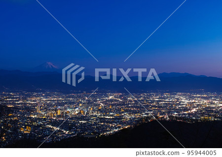 Yamanashi Prefecture/Mt.Fuji and the night view of Kofu 95944005