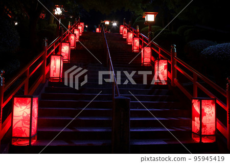 足利市足利織姬神社的小徑和紙燈籠(日本夜景遺產) 足利市足利織姬神社的小徑和紙燈籠(日本夜景遺產) 95945419