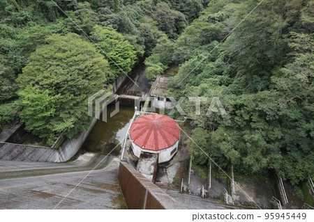 山口萩岡館 一之坂大壩和金溪湖的秋景 山口萩岡館 一之坂大壩和金溪湖的秋景 95945449