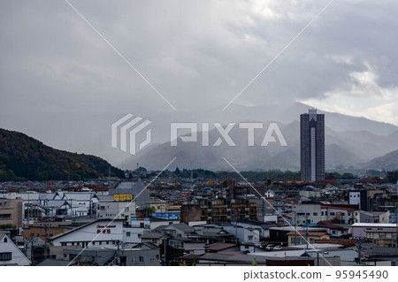 上山市秋天的風景 95945490