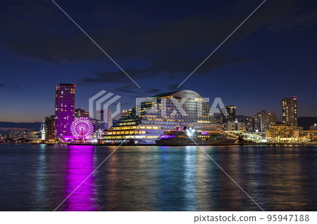 Night view of Kobe Port View from the first jetty in Chuo Ward, Kobe City 95947188