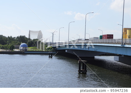 Wakasu Bridge over the Sunamachi South Canal in Koto Ward, Tokyo 95947236