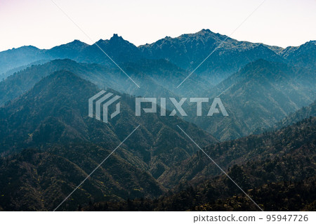 宮之王岳，日本百座名山之一，世界自然遺產屋久島（春） 95947726