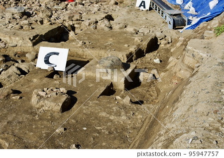 Matsue Castle Town Ruins Excavation in the Shirakata area Remains 95947757