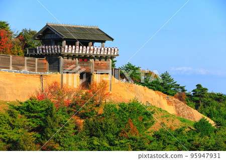 [Okayama Prefecture] Kinojo West Gate in Sunny Weather 95947931