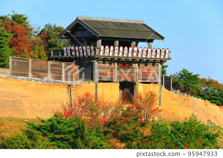 [Okayama Prefecture] Kinojo West Gate in Sunny Weather 95947933