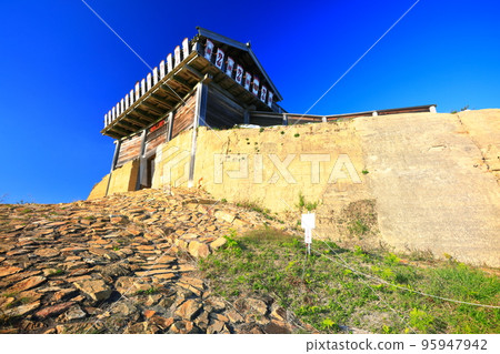 [Okayama Prefecture] Kinojo West Gate in Sunny Weather 95947942
