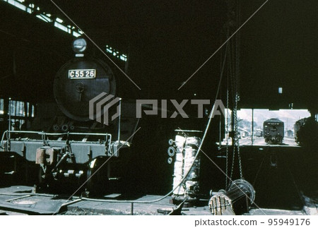 1968 steam locomotive c55 Yoshimatsu locomotive depot Yoshito line Kyushu old color photo 1968 steam locomotive c55 Yoshimatsu locomotive depot Yoshito line Kyushu old color photo 95949176