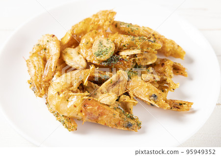 美味的大蒜炒蝦 美味的大蒜炒蝦 95949352