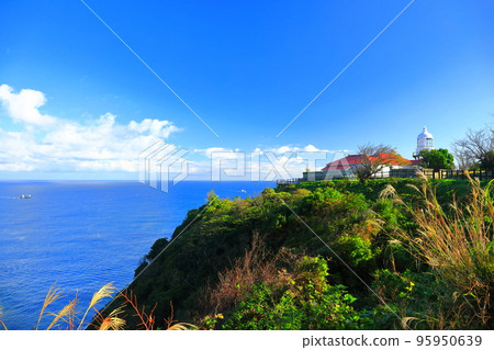 [鳥取縣] 陽光明媚的美保關燈塔 95950639