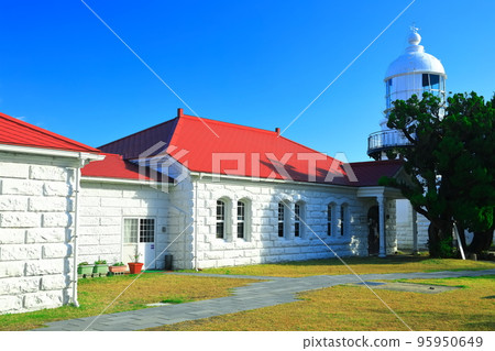 [Tottori Prefecture] Mihonoseki lighthouse in sunny weather 95950649