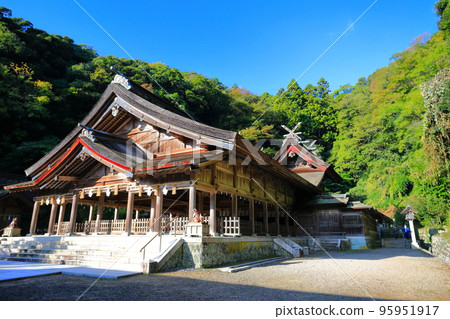 [Shimane Prefecture] Miho Shrine (worship hall) in sunny weather 95951917