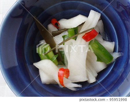醃製的泡菜 醃製的泡菜 95951998