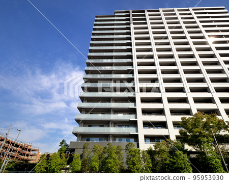 新興住宅區的高層公寓 95953930