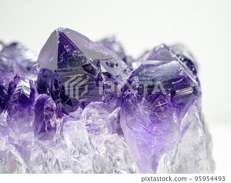 Raw stone of amethyst (amethyst / amethyst) 95954493